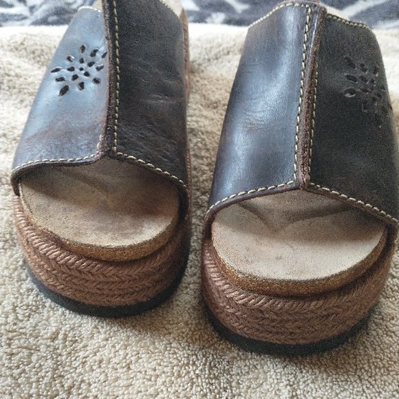 Sandals, Ridge Stone - Picture 1 of 8